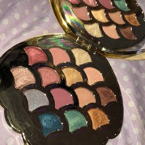 Tarte mermaid palette. Very gently used
